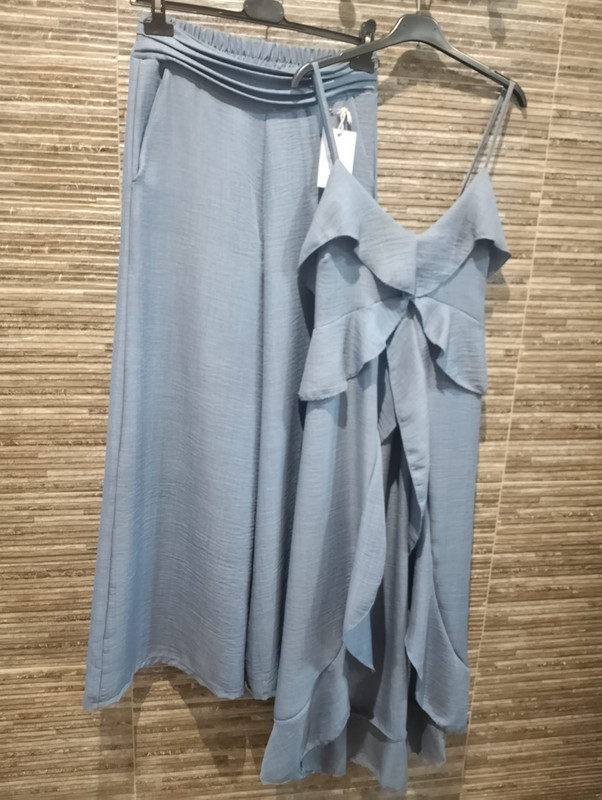 Conjunto Azul de Pantalón y Blusa